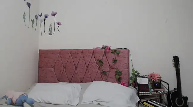 Snapshot of Serenity chatting on 03.06.25 Serenity online show from 03.06.25