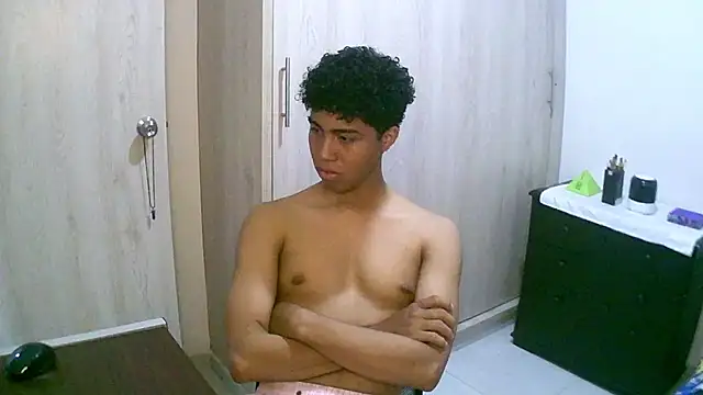 Snapshot of sexy_diamante_ chatting on 09.29.25 sexy diamante  online show from 09.29.25