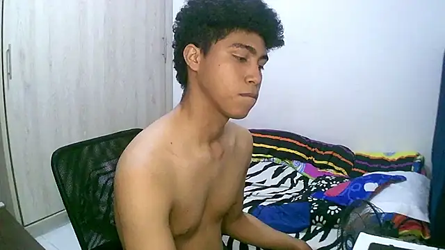 Snapshot of sexy_diamante_ chatting on 10.05.25 sexy diamante  online show from 10.05.25