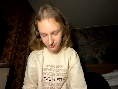 Snapshot of Eva_Angel3 chatting on 10.06.25 Eva Angel3 online show from 10.06.25