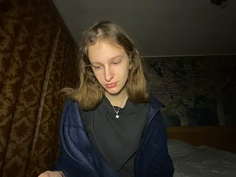 Snapshot of Eva_Angel3 chatting on 10.27.25 Eva Angel3 online show from 10.27.25