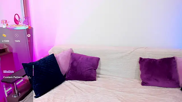 Snapshot of MelodyHudson chatting on 10.25.25 MelodyHudson online show from 10.25.25