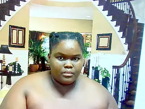 Snapshot of EbonyHotBuns chatting on 02.13.25 EbonyHotBuns online show from 02.13.25