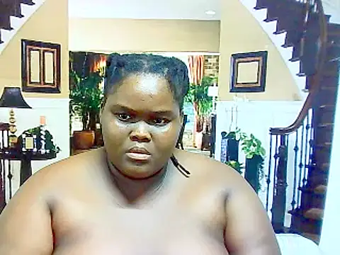 Snapshot of EbonyHotBuns chatting on 02.13.25 EbonyHotBuns online show from 02.13.25