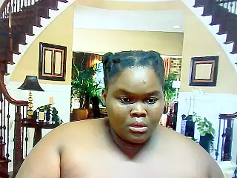 Snapshot of EbonyHotBuns chatting on 02.13.25 EbonyHotBuns online show from 02.13.25