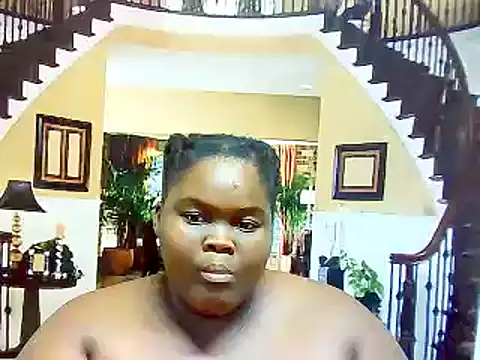 Snapshot of EbonyHotBuns chatting on 02.13.25 EbonyHotBuns online show from 02.13.25