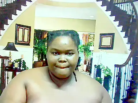 Snapshot of EbonyHotBuns chatting on 02.14.25 EbonyHotBuns online show from 02.14.25