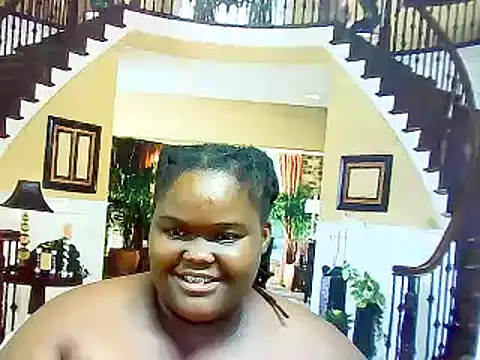 Snapshot of EbonyHotBuns chatting on 02.14.25 EbonyHotBuns online show from 02.14.25