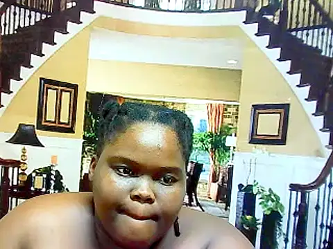 Snapshot of EbonyHotBuns chatting on 02.14.25 EbonyHotBuns online show from 02.14.25