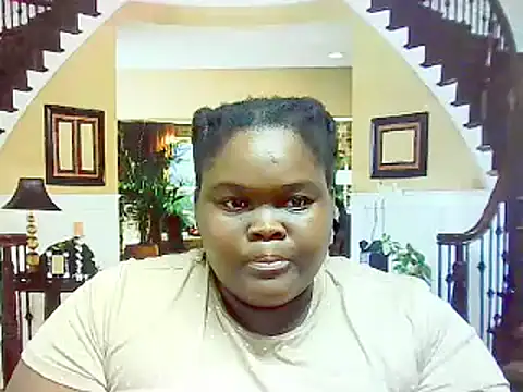 Snapshot of EbonyHotBuns chatting on 02.27.25 EbonyHotBuns online show from 02.27.25