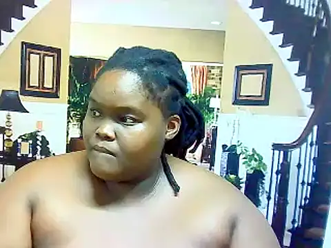 Snapshot of EbonyHotBuns chatting on 03.04.25 EbonyHotBuns online show from 03.04.25