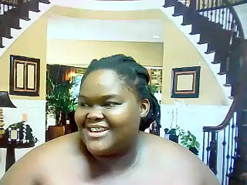 Snapshot of EbonyHotBuns chatting on 03.08.25 EbonyHotBuns online show from 03.08.25