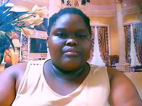 Snapshot of EbonyHotBuns chatting on 09.19.25 EbonyHotBuns online show from 09.19.25