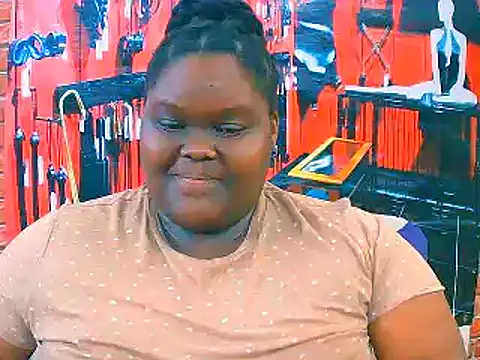 EbonyHotBuns online show from 11.17.25