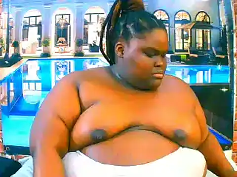 Snapshot of EbonyHotBuns chatting on 03.29.26 EbonyHotBuns online show from 03.29.26