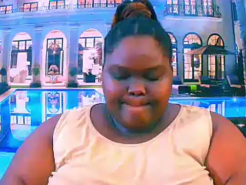 Snapshot of EbonyHotBuns chatting on 04.02.26 EbonyHotBuns online show from 04.02.26