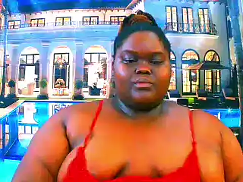 Snapshot of EbonyHotBuns chatting on 04.15.26 EbonyHotBuns online show from 04.15.26