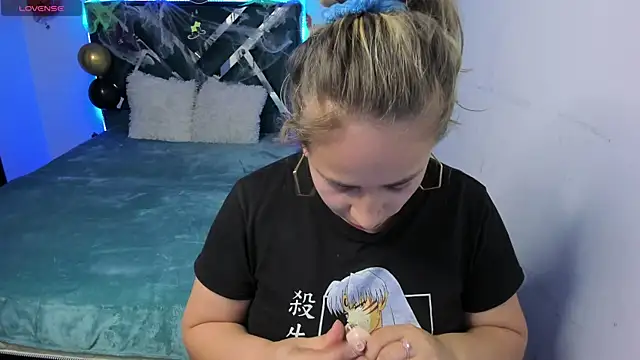 Snapshot of Dana_martinezz chatting on 10.22.25 Dana martinezz online show from 10.22.25