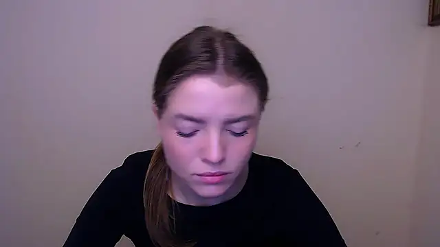 Snapshot of MissOliviaa_ chatting on 02.12.25 MissOliviaa  online show from 02.12.25