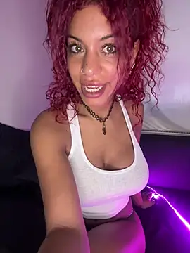 Snapshot of AlyssaHottv_ chatting on 02.10.25 AlyssaHottv online show from 02.10.25