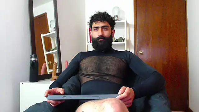 Snapshot of Drogamma chatting on 03.20.25 Drogamma online show from 03.20.25