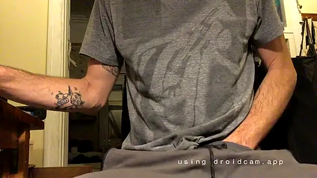 Snapshot of otikatseikaip3r chatting on 10.17.25 otikatseikaip3r online show from 10.17.25