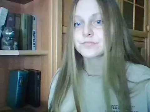 Snapshot of Evasapples chatting on 12.05.24 Evasapples online show from 12.05.24