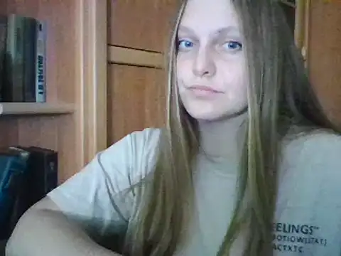 Snapshot of Evasapples chatting on 12.05.24 Evasapples online show from 12.05.24
