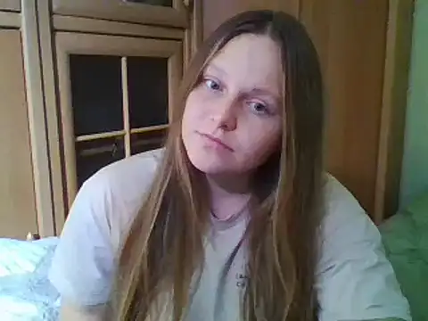 Snapshot of Evasapples chatting on 12.15.24 Evasapples online show from 12.15.24