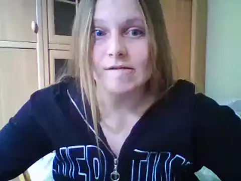 Snapshot of Evasapples chatting on 01.09.25 Evasapples online show from 01.09.25