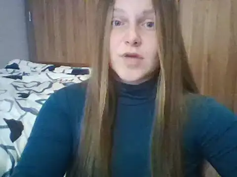 Snapshot of Evasapples chatting on 02.23.25 Evasapples online show from 02.23.25