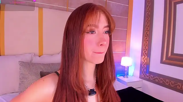 Snapshot of AbigailCarter chatting on 10.03.25 AbigailCarter online show from 10.03.25