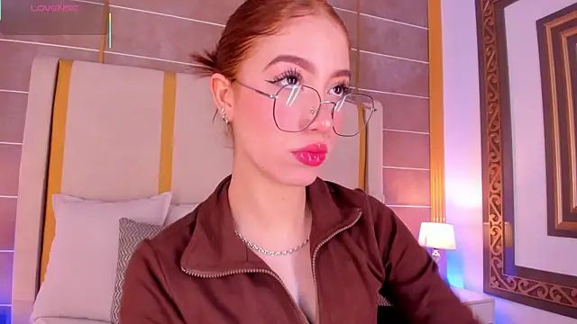 Snapshot of AbigailCarter chatting on 10.05.25 AbigailCarter online show from 10.05.25