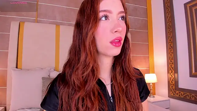 Snapshot of AbigailCarter chatting on 10.20.25 AbigailCarter online show from 10.20.25