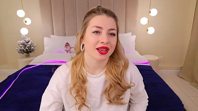 Snapshot of HelenaMorgan chatting on 12.12.24 HelenaMorgan online show from 12.12.24
