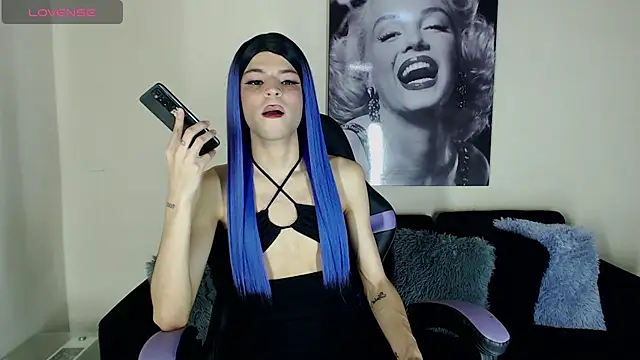 Snapshot of Realbadbxtch chatting on 12.18.24 Realbadbxtch online show from 12.18.24