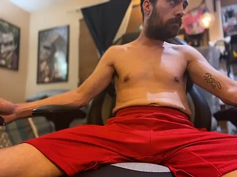 Snapshot of slutty_guy12 chatting on 01.27.25 slutty guy12 online show from 01.27.25