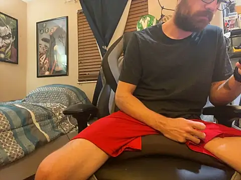 Snapshot of slutty_guy12 chatting on 01.27.25 slutty guy12 online show from 01.27.25