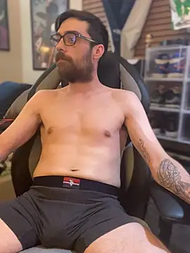 Snapshot of slutty_guy12 chatting on 01.30.25 slutty guy12 online show from 01.30.25