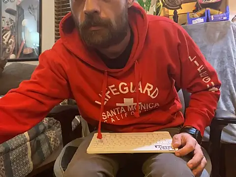 Snapshot of slutty_guy12 chatting on 02.05.25 slutty guy12 online show from 02.05.25