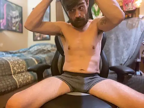 Snapshot of slutty_guy12 chatting on 02.11.25 slutty guy12 online show from 02.11.25