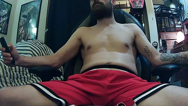 Snapshot of slutty_guy12 chatting on 02.13.25 slutty guy12 online show from 02.13.25