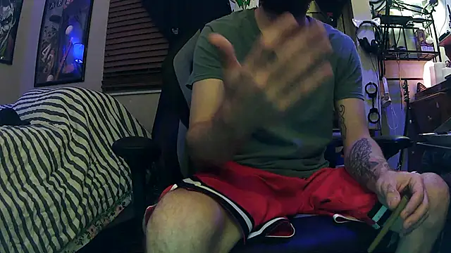 Snapshot of slutty_guy12 chatting on 02.16.25 slutty guy12 online show from 02.16.25