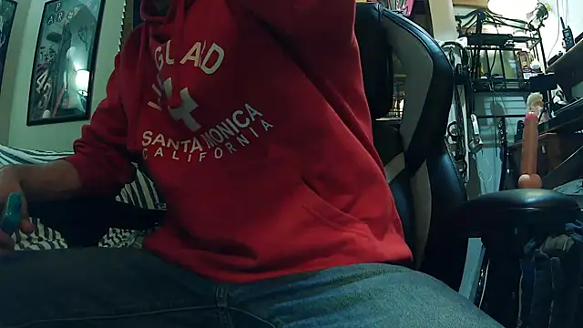 Snapshot of slutty_guy12 chatting on 02.17.25 slutty guy12 online show from 02.17.25