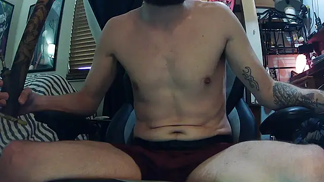 Snapshot of slutty_guy12 chatting on 02.18.25 slutty guy12 online show from 02.18.25