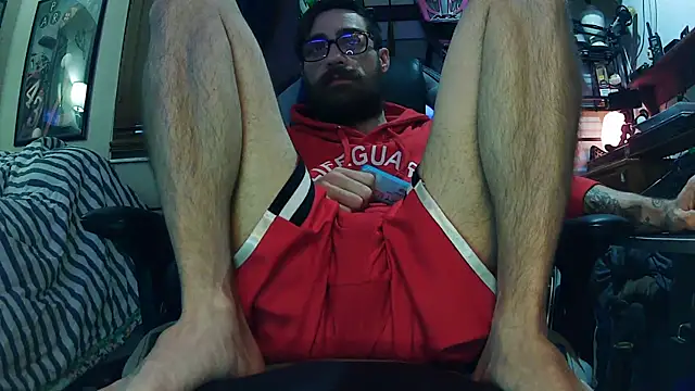 Snapshot of slutty_guy12 chatting on 02.19.25 slutty guy12 online show from 02.19.25