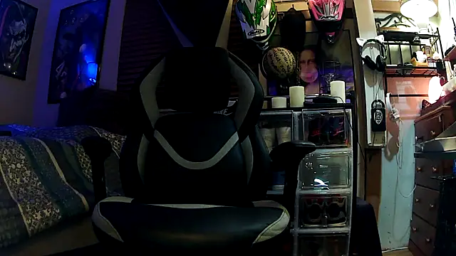 Snapshot of slutty_guy12 chatting on 02.25.25 slutty guy12 online show from 02.25.25