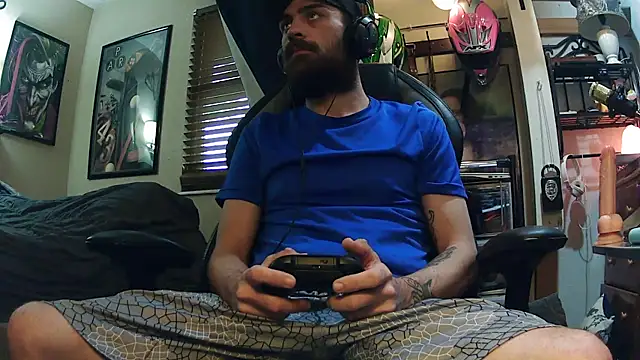 Snapshot of slutty_guy12 chatting on 03.04.25 slutty guy12 online show from 03.04.25