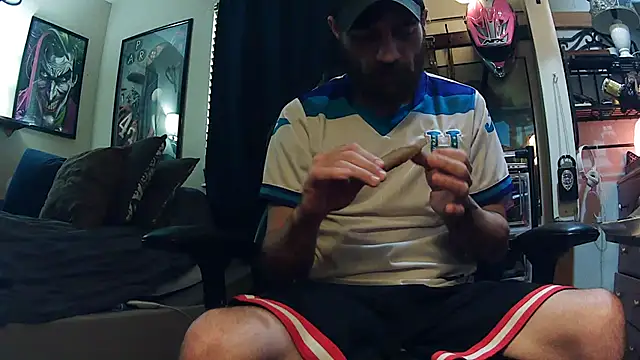 Snapshot of slutty_guy12 chatting on 03.06.25 slutty guy12 online show from 03.06.25