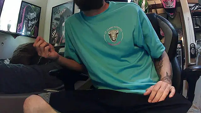 Snapshot of slutty_guy12 chatting on 03.10.25 slutty guy12 online show from 03.10.25